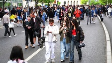 Bucureştenii şi turiştii se pot bucura în weekend de plimbări pe Calea Victoriei, în cadrul proiectului „Străzi deschise - Promenadă urbană”