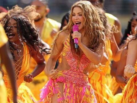 Shakira şi Christina Aguilera au fost nevoite să-şi anuleze concertele din Emiratele Arabe Unite din cauza războiului din Orientul Mijlociu