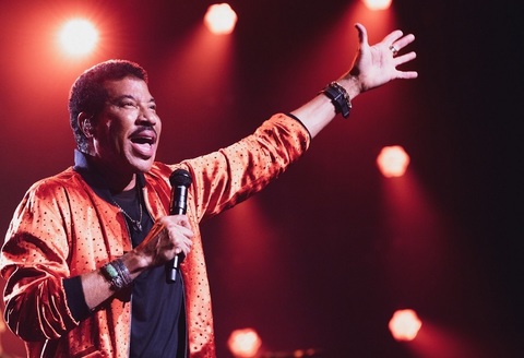 Lionel Richie a fost internat la terapie intensivă după un concert la Saint-Louis