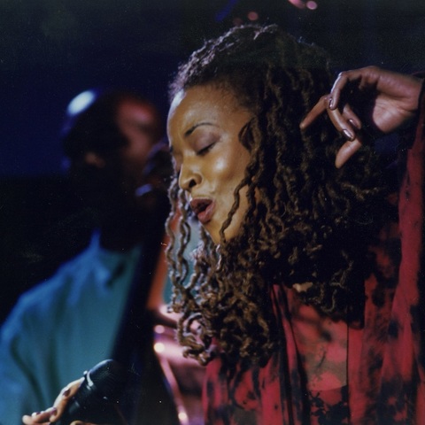 Cassandra Wilson, celebră cântăreaţă americană de jazz, a murit la vârsta de 70 de ani