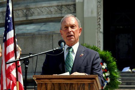 Michael Bloomberg şi alţi filantropi au donat 125 de milioane de dolari, pentru a sprijini imunoterapia anticancer