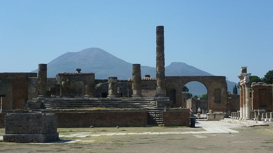 Oraşul antic Pompei, printre siturile culturale care vor primi o finanţare de 1 miliard de dolari de la guvernul italian