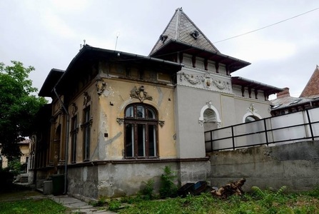 Primele case muncitoreşti ale Bucureştilor au fost ridicate, la începutul secolului al XX-lea, de Societatea Comunală de Locuinţe Eftine