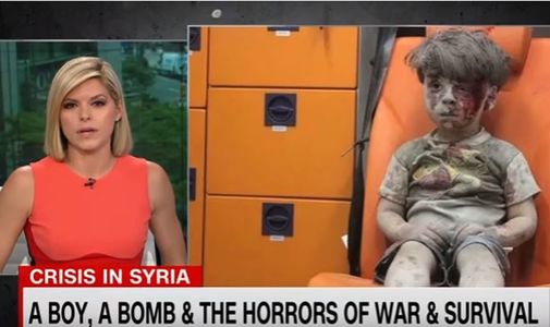 O prezentatoare CNN a izbucnit în lacrimi, în timp ce vorbea despre copilul sirian salvat după un bombardament din Alep. VIDEO