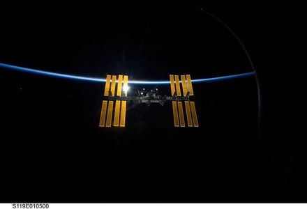 O capsulă Soyuz cu trei astronauţi la bord s-a conectat cu Staţia Spaţială Internaţională

