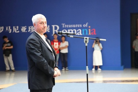Ernest Oberländer-Târnoveanu participă la concursul de proiecte de management pentru Muzeul Naţional de Istorie a României