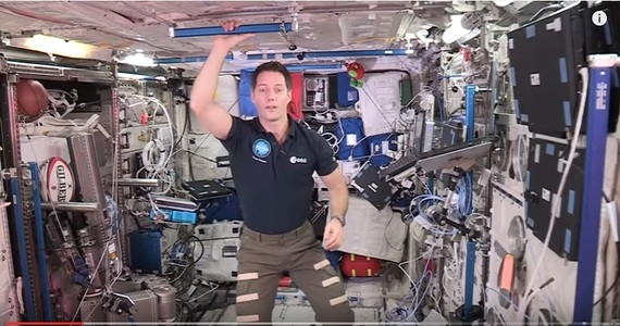 Thomas Pesquet, un astronaut aflat la bordul ISS, îi invită pe tineri să scrie o continuare a romanului ”Micul Prinţ”. VIDEO