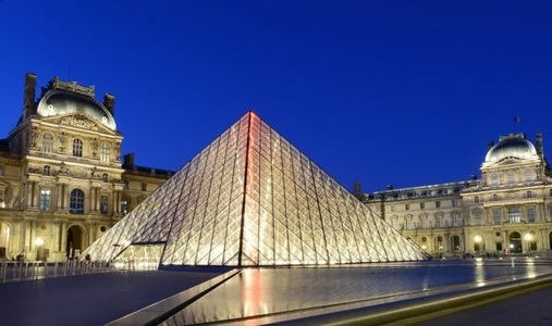 Numărul turiştilor care au vizitat muzeele şi galeriile de artă din Paris a scăzut în 2016