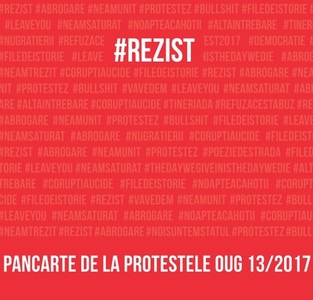 Albumul de fotografie “#rezist. Pancarte de la protestele OUG 13/2017”, disponibil în sistem de precomandă pe site-ul curteaveche.ro 
