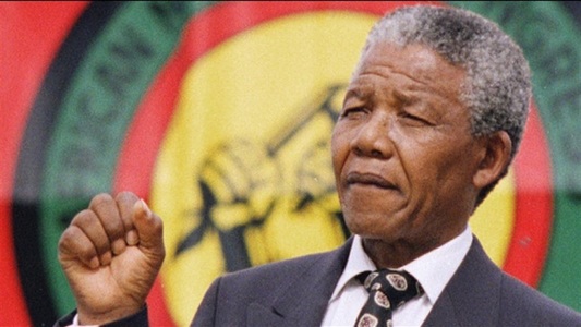 Cartea ”Dare Not Linger”, despre anii în care Nelson Mandela a fost preşedintele Africii de Sud, va fi lansată în octombrie