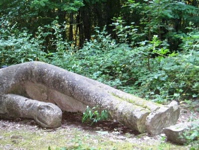 Autorităţile din Arad vor deschide pentru turişti un parc cu 70 de sculpturi, abandonat după 1990