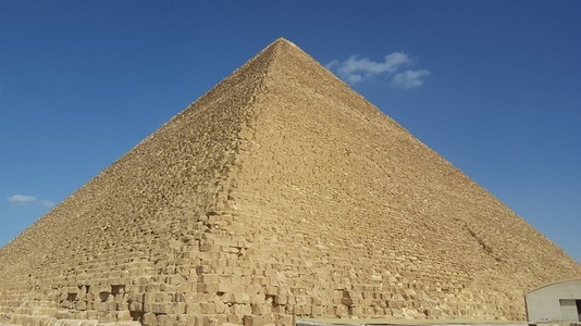 Egipt: Cercetătorii au descoperit în Piramida lui Keops un spaţiu de mărimea unui avion de pasageri