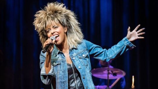 Adrienne Warren, în rolul Tina Turner