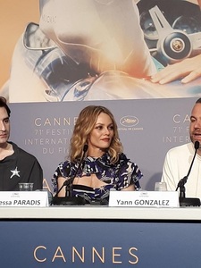 Cannes 2018 - Vanessa Paradis surprinde în rolul unei producătoare de film porno gay într-un thriller baroc şi oniric