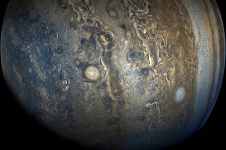 Oamenii de ştiinţă au descoperit 12 luni care orbitează planeta Jupiter