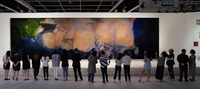 O pictură de Zao Wou-Ki a fost adjudecată pentru suma record de 65 de milioane de dolari la Sotheby's Hong Kong
