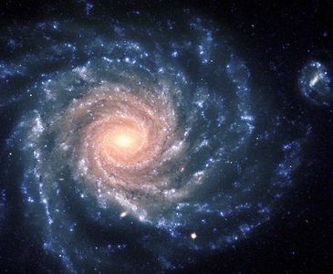 Semnale radio dinspre o galaxie aflată la 1,5 miliarde de ani lumină, detectate de cercetători 