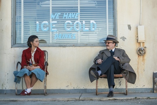 India Eisley şi Jefferson Mays