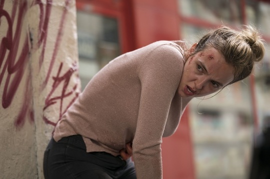 Jodie Comer, în „Killing Eve”