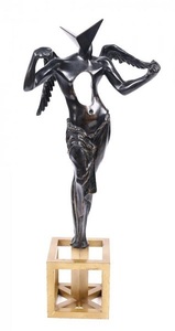 Sculptura din bronz "The Surrealist Angel", de Salvador Dalí, a fost adjudecată contra sumei de 10.000 de euro