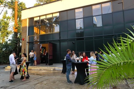 ArtSafe, primul depozit privat de artă din România, a fost inaugurat la Combinatul Fondului Plastic