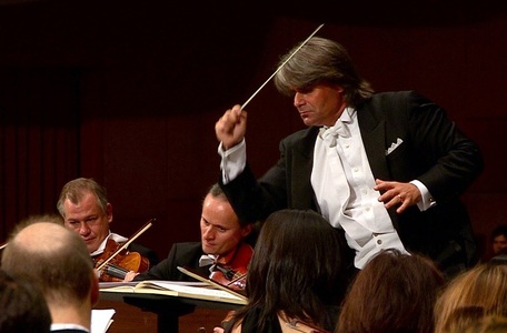 Dirijorul Ion Marin va colabora cu Filarmonica din Sankt Petersburg în turneul european din această stagiune