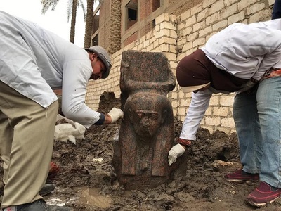 O statuie a lui Ramses al II-lea din granit roz a fost descoperită în apropiere de Memphis în Egipt - FOTO