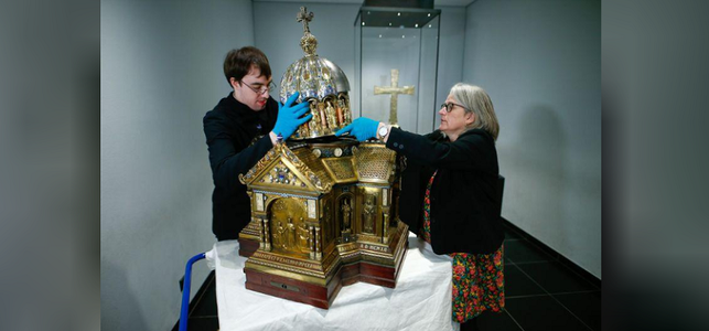 Catedrala din Aachen va expune moaştele Sfintei Corona, care apără de epidemii, într-un altar din aur şi bronz