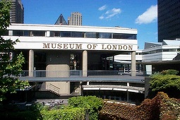 Museum of London colecţionează obiecte şi mărturii pentru a reflecta vieţile oamenilor în timpul pandemiei Covid-19