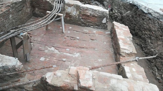 Arheologi de la Muzeul Municipiului Bucureşti au descoperit urme ale aşezămintelor brâncoveneşti, posibil un demisol de la Azilul de femei