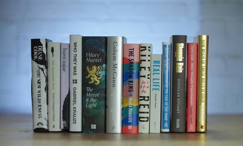 Anne Tyler, Hilary Mantel şi Colum McCann, pe lista nominalizaţilor la Booker Prize. Opt debuturi, în cursa pentru premiu

