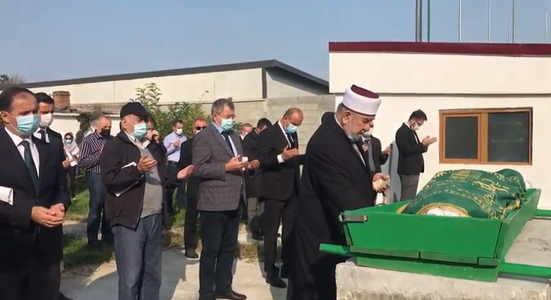 Oficialii Ambasadei Turciei din Bucureşti au dat afară doi jurnalişti turci de la înmormântarea istoricului Mustafa Ali Mehmed pe motiv că sunt „terorişti căutaţi” - VIDEO