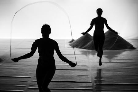 Proiectul coregrafic „Body Line of Thought”, lansat prin acţiuni desfăşurate în paralel la Bucureşti şi Vancouver