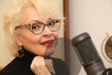 Fosta prezentatoare TV Mihaela Tatu lansează podcast-uri cu poveşti pentru copii