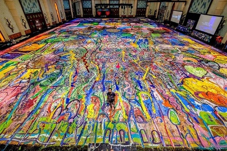 Cea mai mare pânză artistică din lume, realizată de britanicul Sacha Jafri, va fi vândută în beneficiul copiilor din ţările sărace - FOTO