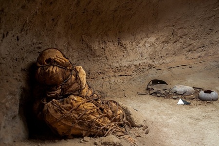 Arheologii au descoperit în Peru o mumie veche de 800 de ani - FOTO