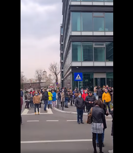 UPDATE - Alertă cu bombă în clădirea în care se află sediul postului de radio Europa FM / Poliţia Capitalei: Nu a fost identificată nicio situaţie cu potenţial periculos  - VIDEO