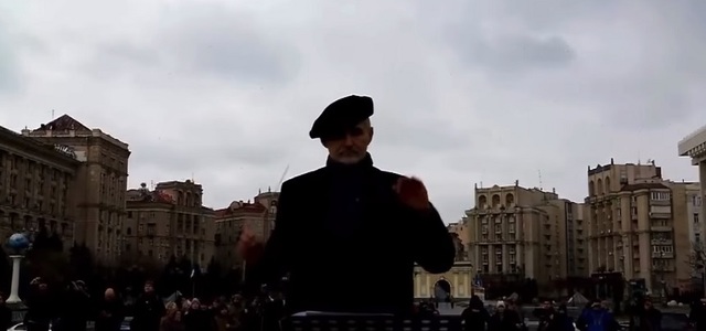 Război în Ucraina - O orchestră a intonat imnul naţional în Piaţa Maidan, în timp ce trupele ruse înaintează spre Kiev - VIDEO