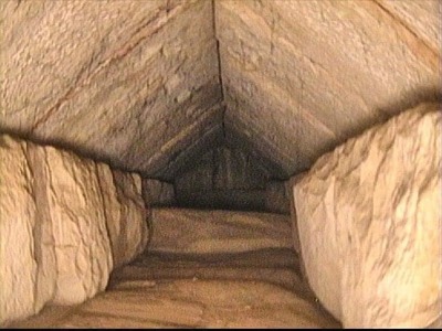 Oamenii de ştiinţă au descoperit un coridor ascuns în Marea Piramidă din Giza