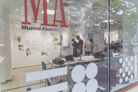 Muzeul Abandonului şi-a deschis pentru o lună porţile în Piaţa Amzei