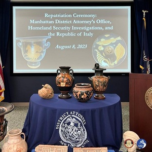 Italia a primit 266 de antichităţi confiscate în SUA