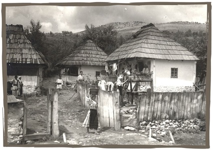 O gospodărie originală specifică etniei rome va fi restaurată şi revitalizată la Muzeul Naţional al Satului „Dimitrie Gusti”