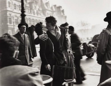 Tânăra îndrăgostită din celebra fotografie "Baiser de l'Hôtel de Ville" a lui Robert Doisneau a murit la vârsta de 93 de ani