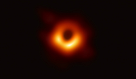 A fost descoperită cea mai veche gaură neagră din Univers