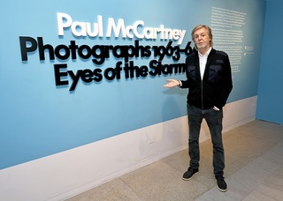 Fotografii rar întâlnite realizate de Paul McCartney au parte de o mare expoziţie muzeală la New York