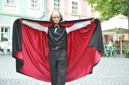 INTERVIU - Gabriel Spahiu este "Dracula" în filmul lui Radu Jude: "Nu sunt un Dracula heroic sau monstruos, ci unul omenesc, plin de contradicţii, fragilităţi, poate grotesc uneori"/ FOTO/ VIDEO