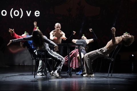 „Gro(o)ve”, spectacol de Radu Afrim, două reprezentaţii în iunie la Teatrul Naţional din Bucureşti