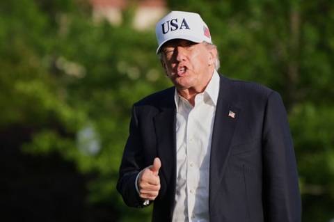 Trump s-a bucurat de sfârşitul emisiunii lui Colbert: „Slavă Domnului că a plecat!”