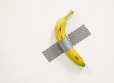 Banana dintr-o lucrare a lui Maurizio Cattelan a fost furată de la Centrul Pompidou-Metz