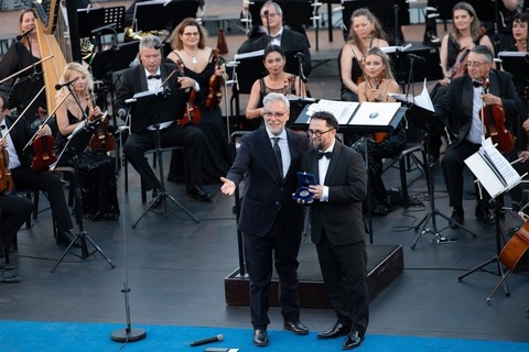 Orchestra Operei Naţionale Bucureşti, decorată cu Medalia Camerei Deputaţilor a Republicii Italiene. Concert de gală la Festivalul de la Ravello, dirijat de Daniel Jinga, în încheierea semestrului românesc al Anului Cultural România - Italia 2026 - FOTO